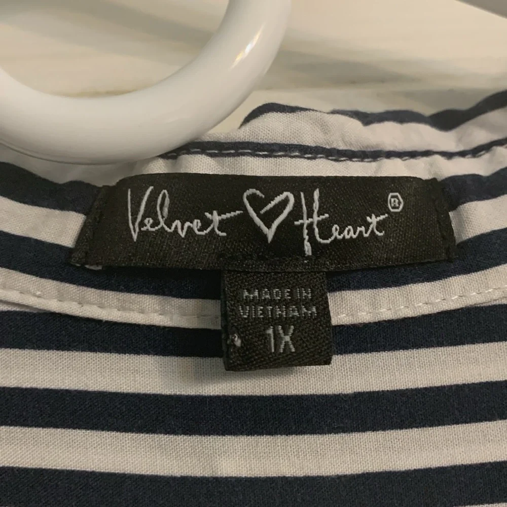 Velvet Heart Rayon Blouse - Picture 4 of 8